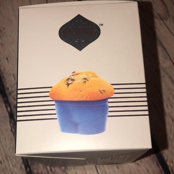 NWT Muffin Top Silicone baking molds. - Picture 3 of 4